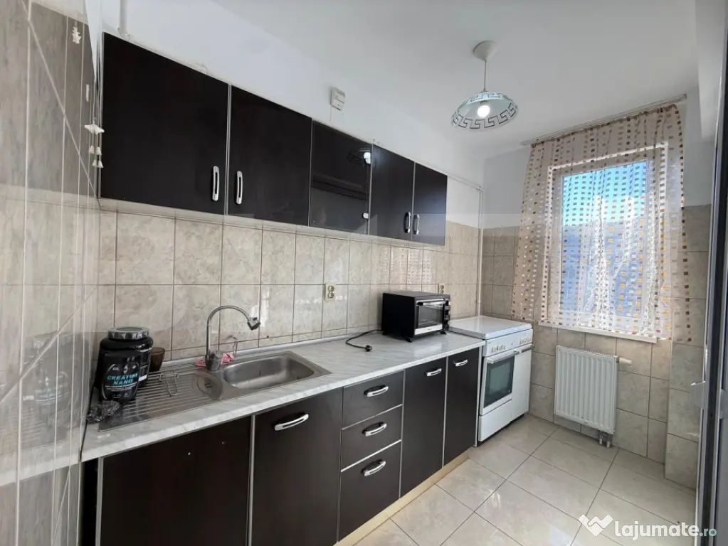 Apartament de inchiriat - Penthouse - 3 camere - Zona Tudor - Targu Mures (Mures)