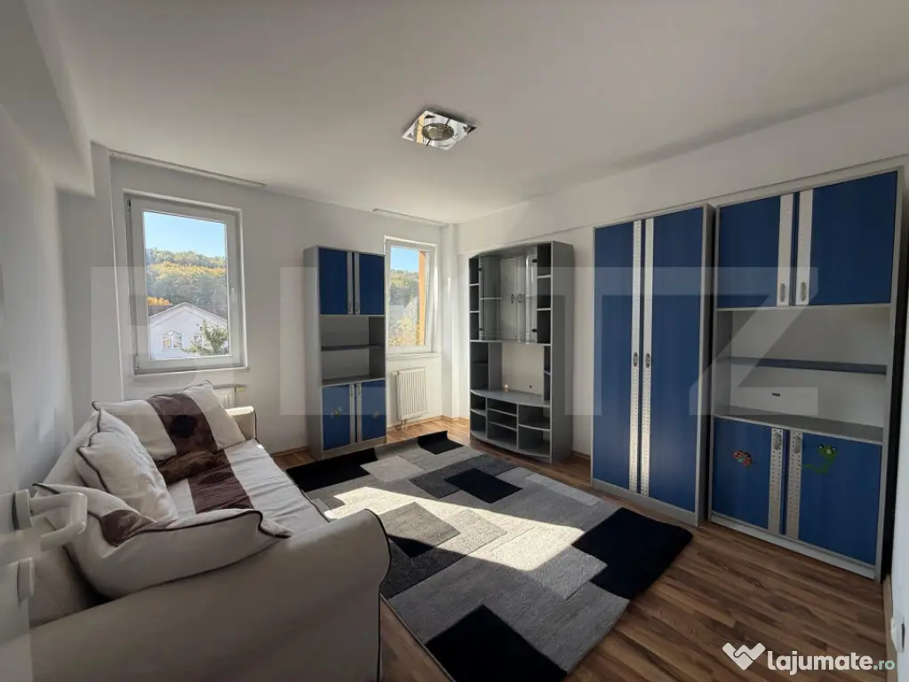 Apartament de inchiriat - Penthouse - 3 camere - Zona Tudor - Targu Mures (Mures)