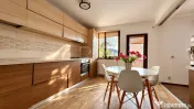Casă individuală | 6 camere, 4 băi | 217 mp utili | Chiaj 