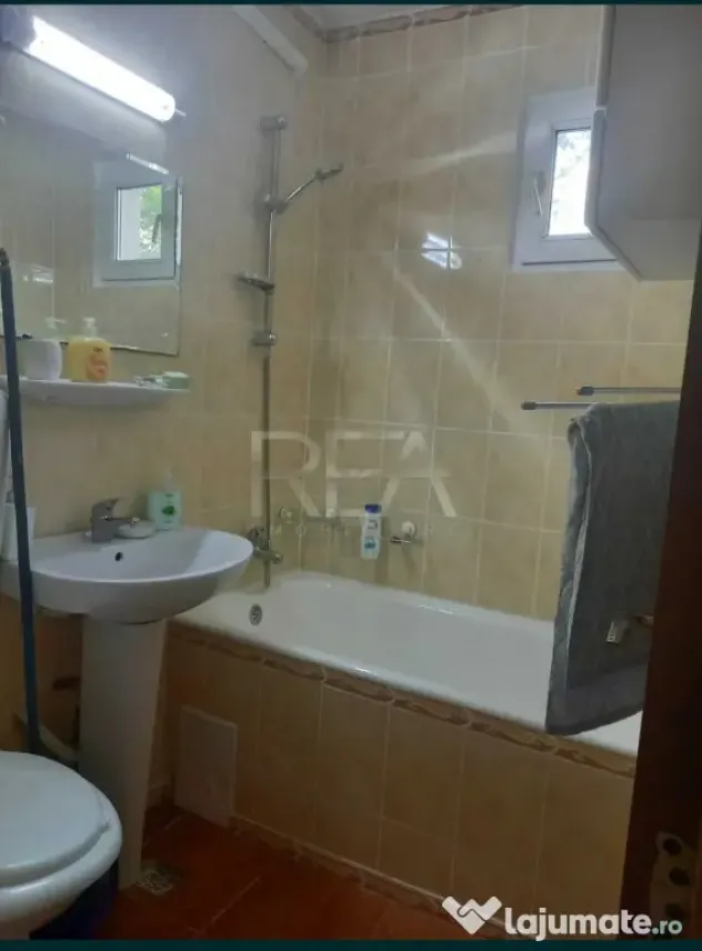 4 camere et. 2/10 Drumul Taberei Parc Moghioros- metrou STB - Bucuresti (Bucuresti-Ilfov)