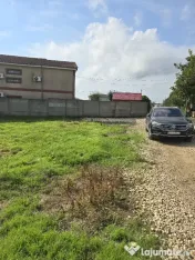 Teren de vanzare in Lazu 
