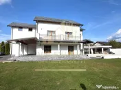 CASĂ 5 CAMERE TEREN 1600 MP CAMPULUNG