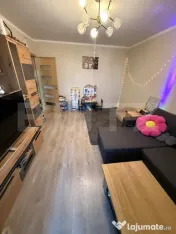 Apartament 3 camere, etaj intermediar, parcare, boxa, aer co 