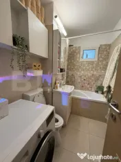 Apartament 3 camere, etaj intermediar, parcare, boxa, aer co 