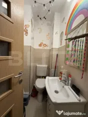 Apartament 3 camere, etaj intermediar, parcare, boxa, aer co 