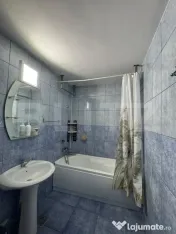Apartament 2 camere, decomandat, parcare, zona Eroilor 