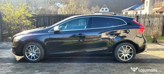 Volvo v40 D3 R-Desig Momentum