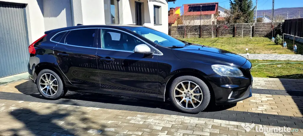 Volvo v40 D3 R-Desig Momentum