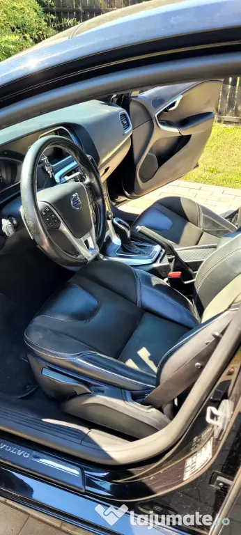 Volvo v40 D3 R-Desig Momentum
