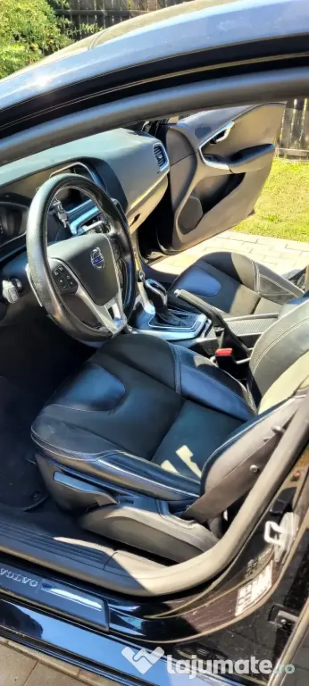 Volvo v40 D3 R-Desig Momentum