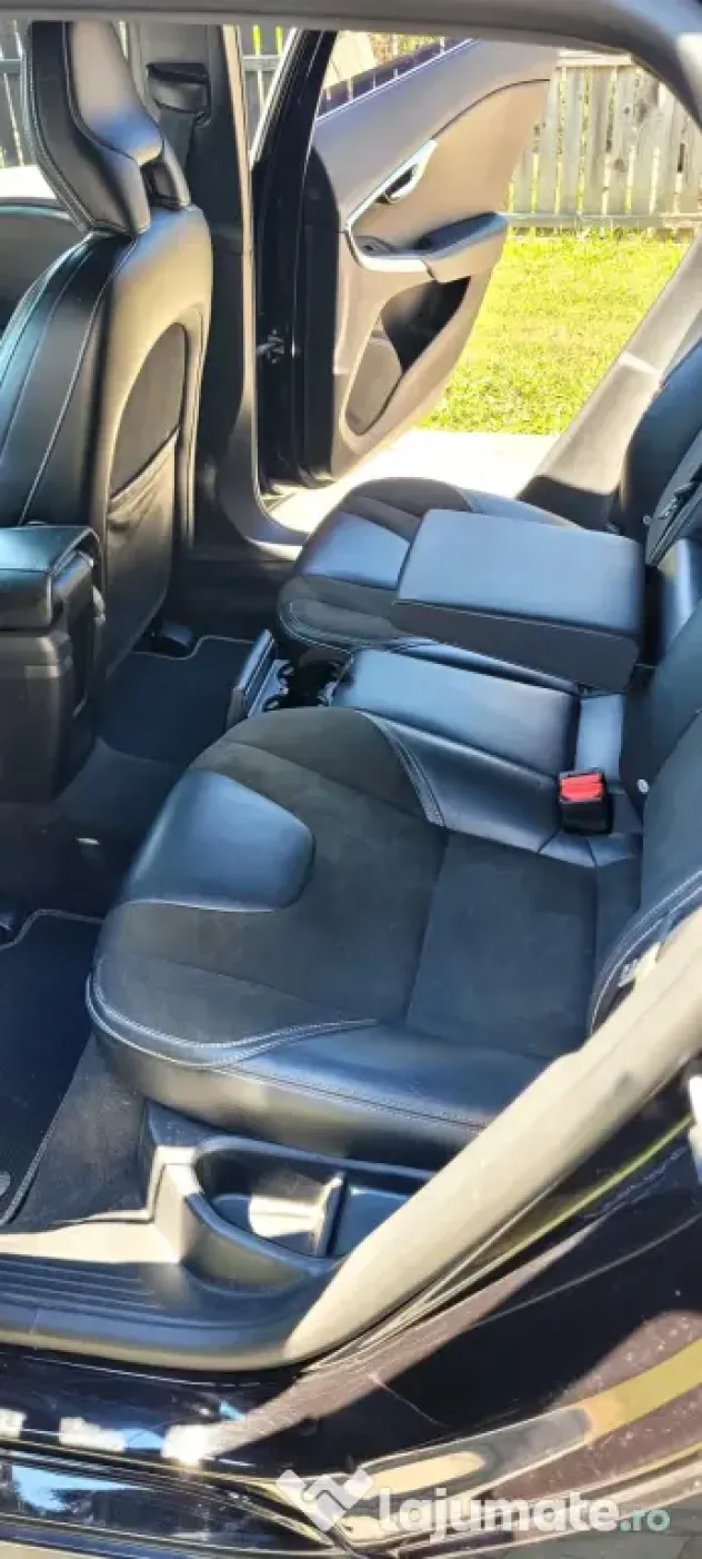 Volvo v40 D3 R-Desig Momentum