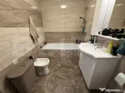 Apartament 2 camere, parcare, etaj intermediar, zona Porii