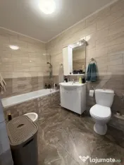 Apartament 2 camere, parcare, etaj intermediar, zona Porii