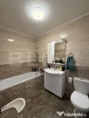Apartament 2 camere, parcare, etaj intermediar, zona Porii