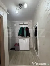 Apartament 2 camere, parcare, etaj intermediar, zona Porii