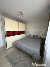 Apartament 2 camere, parcare, etaj intermediar, zona Porii