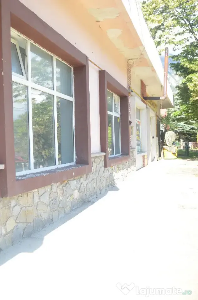 Spatiu comercial spre inchiriere - Busteni (Prahova)