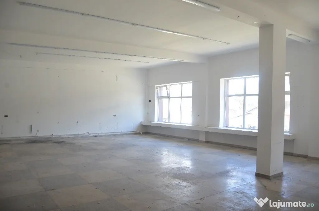 Spatiu comercial spre inchiriere - Busteni (Prahova)