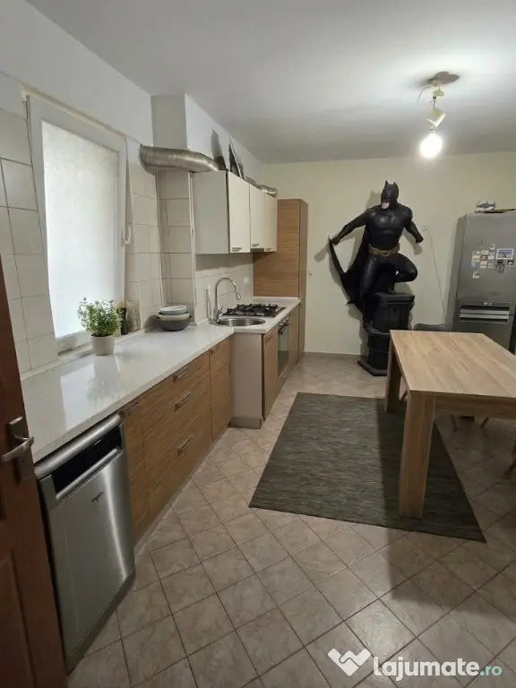Apartament 4 camere cu garaj Calea Calarasi Decebal - Bucuresti (Bucuresti-Ilfov)