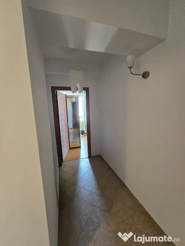 Apartament 4 camere cu garaj Calea Calarasi Decebal - Bucuresti (Bucuresti-Ilfov)