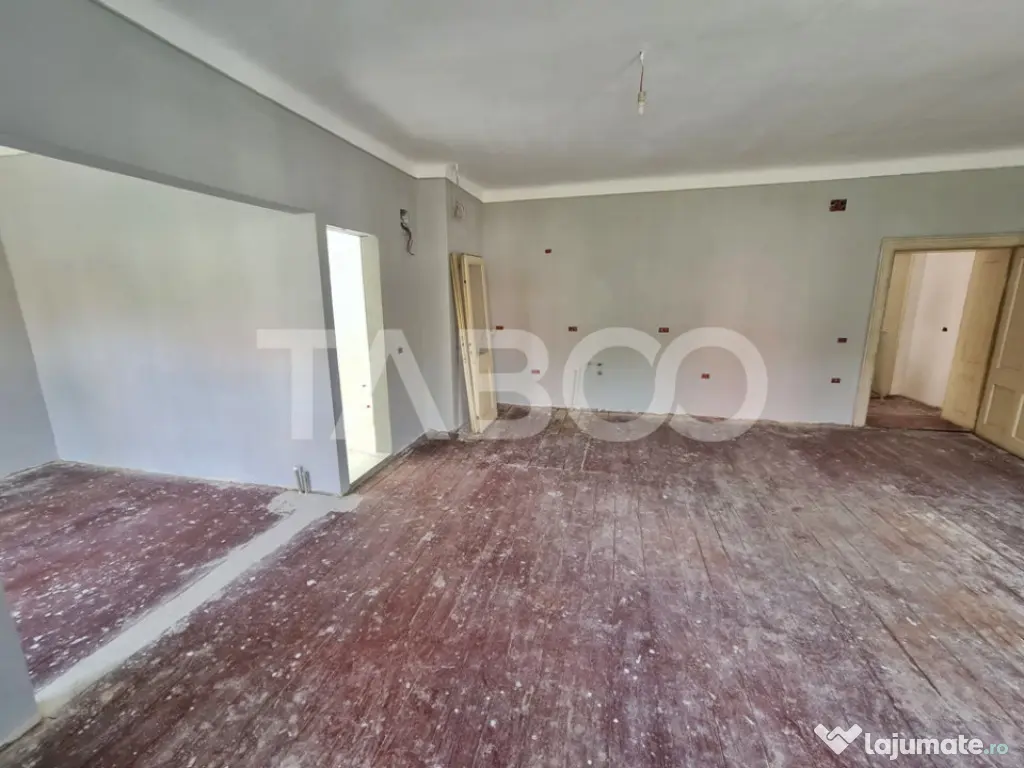 Spatiu comercial de inchiriat pe Lucian Blaga in centru Sebe - Sebes (Alba)