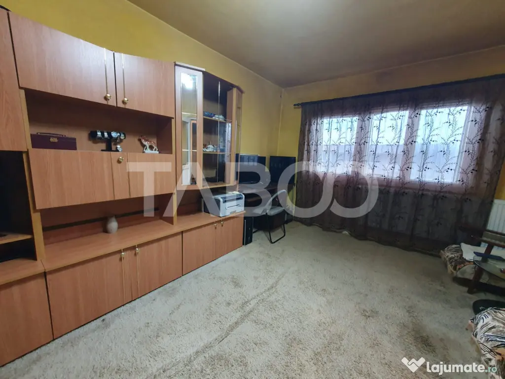 Apartament 2 camere decomandat 54 mp zona Bulevardu Unirii e - Fagaras (Brasov)