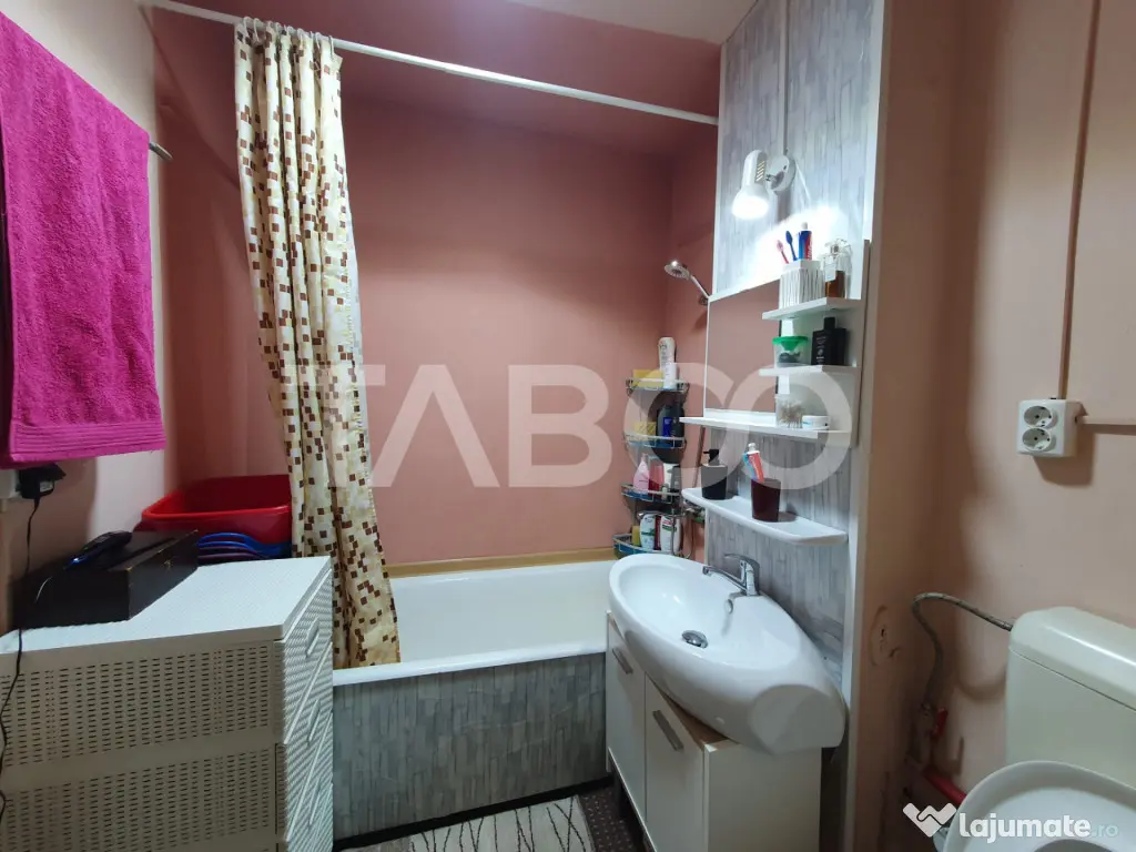 Apartament 2 camere decomandat 54 mp zona Bulevardu Unirii e - Fagaras (Brasov)