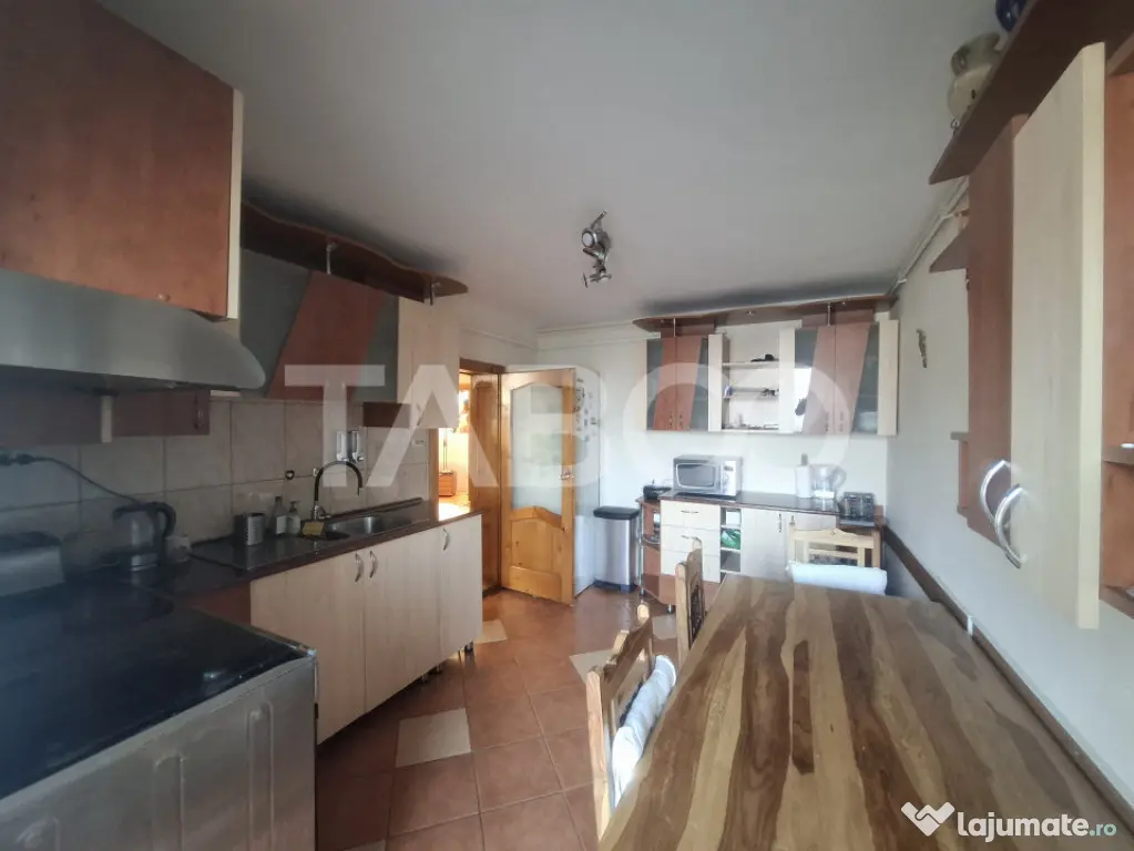 Apartament 5 camere de vanzare 138 mp utili zona Ciresica Si - Sibiu (Sibiu)