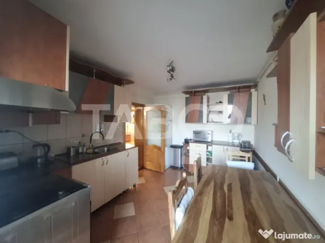 Apartament 5 camere de vanzare 138 mp utili zona Ciresica Si - Sibiu (Sibiu)