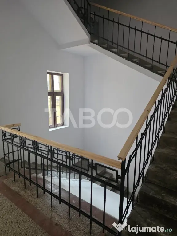 Apartament de vanzare 3 camere 3 bai zona centrala - predare - Sibiu (Sibiu)