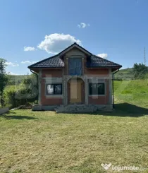 Casă la roșu individuală, open-space, 250 mp utili, teren