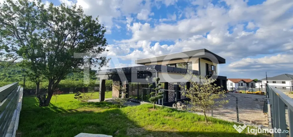 Casa moderna cu 5 camere, piscina si priveliste superba, Cis - Cisnadie (Sibiu)