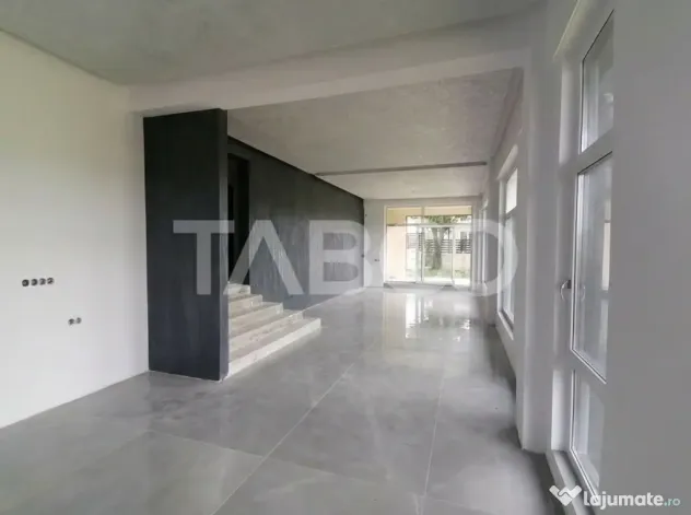 Casa moderna cu 5 camere, piscina si priveliste superba, Cis - Cisnadie (Sibiu)