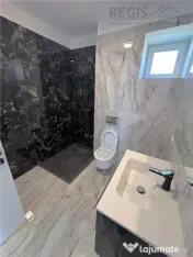 Casa de cu 3 etaje 