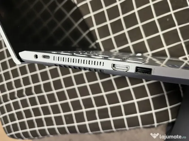 Laptop Asus x515