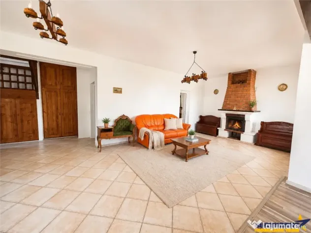 Casa individuala cladire multifunctionala, 3.300mp teren,foi - Tarnaveni (Mures)