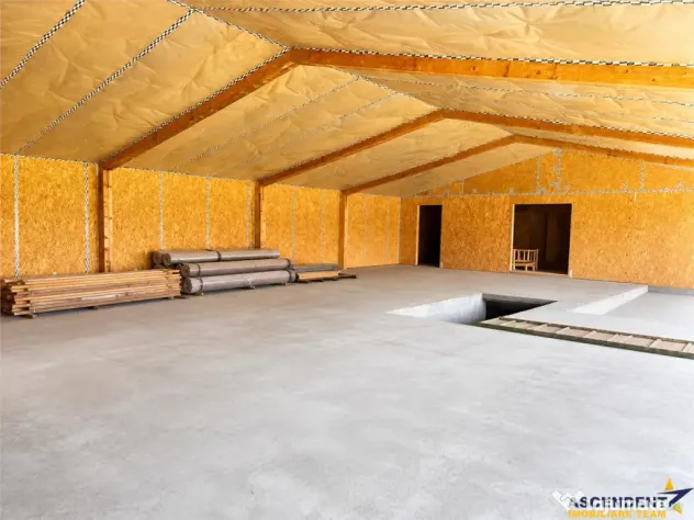 Casa individuala cladire multifunctionala, 3.300mp teren,foi - Tarnaveni (Mures)