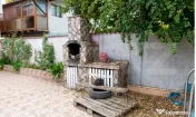 Casă cu etaj de vânzare cu piscină şi garaj, zona Micro 