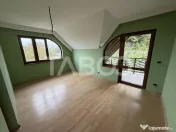 Casa cu potential de investitie 7 camere foisor 4 bazine de 