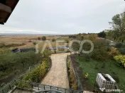 Casa cu potential de investitie 7 camere foisor 4 bazine de 