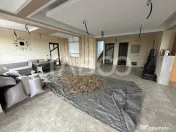 Casa cu potential de investitie 7 camere foisor 4 bazine de 
