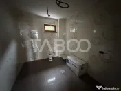 Casa cu potential de investitie 7 camere foisor 4 bazine de 
