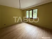 Casa cu potential de investitie 7 camere foisor 4 bazine de 