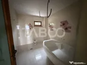 Casa cu potential de investitie 7 camere foisor 4 bazine de 