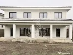 Jumatate de duplex de vanzare cu 5 camere, Dumbravita
