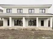 Jumatate de duplex de vanzare cu 5 camere, Dumbravita