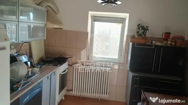 Apartament cu 3 camere, 2 bai, de vanzare, zona Girocului, Timisoara - Timisoara (Timis)