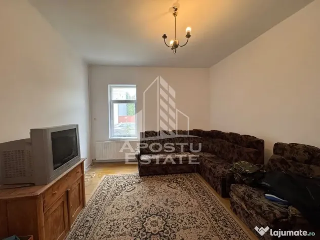 Casă cu acces stradal și posibilitate de recompartimentare - Timisoara (Timis)