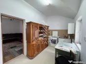 Casă cu acces stradal și posibilitate de recompartimentare
