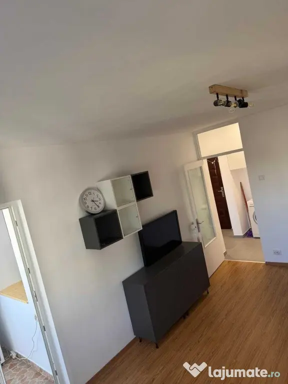 Iancului etaj 9 din 10 decomandat - Bucuresti (Bucuresti-Ilfov)